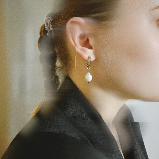 Lisa | Baroque pearl earrings