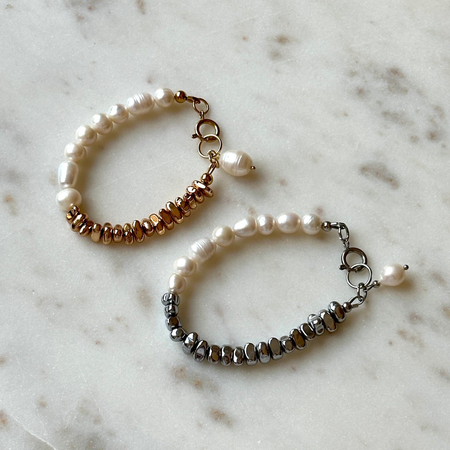 Isabell|Upcycled pearls with hematites bracelet