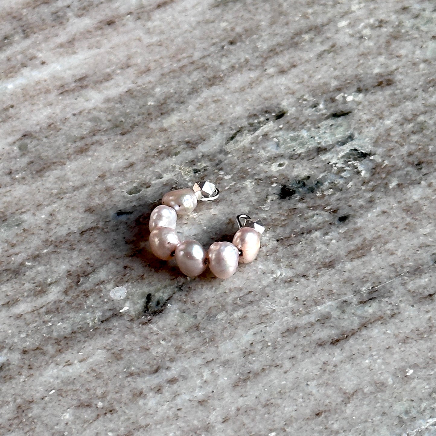 Vanessa | Upcycled pearls earcuff