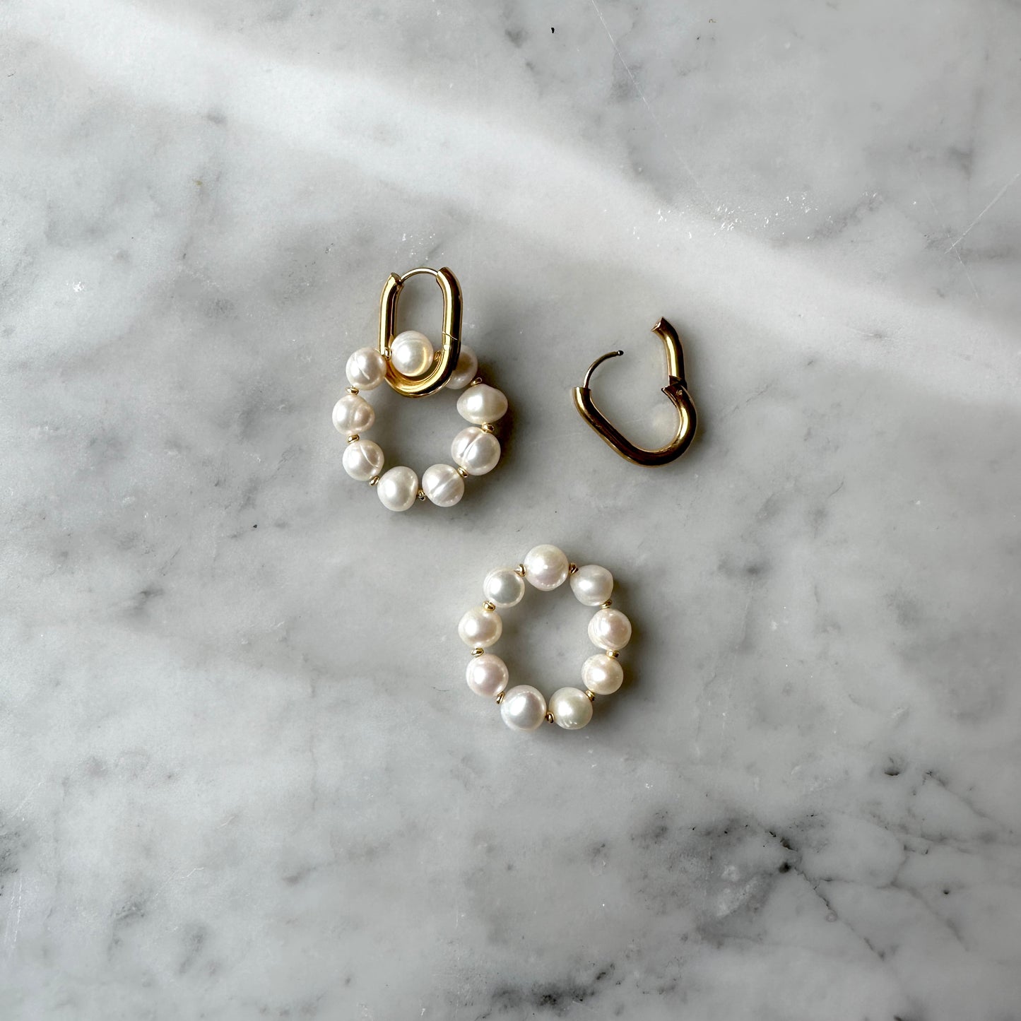 Noonie | 2 in 1 | Upcycled pearls creole earrings