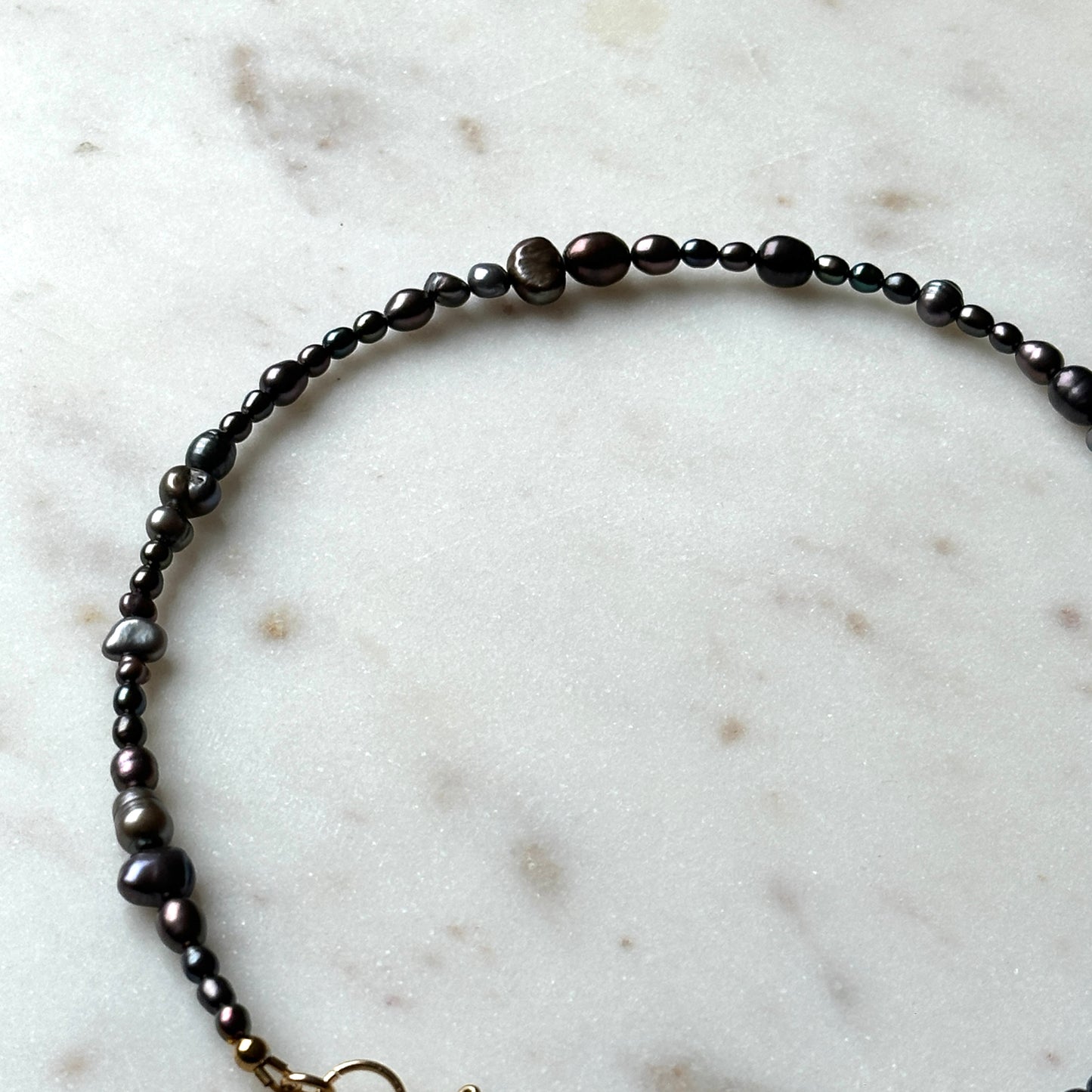 Monika|Upcycled irregular pearls necklace