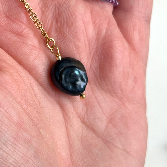 Mama | Upcycled keshi pearl necklace