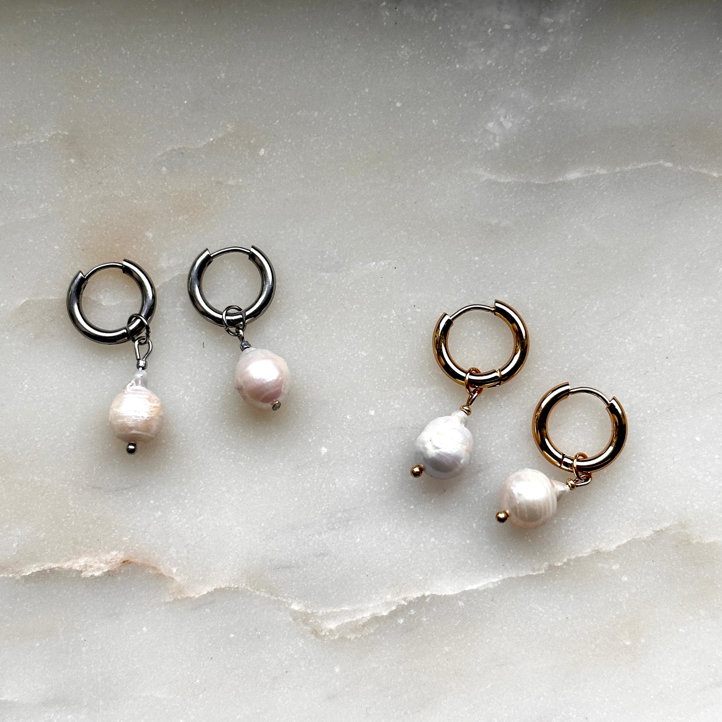 Lisa|2 in 1|Minimalistic baroque pearls earrings