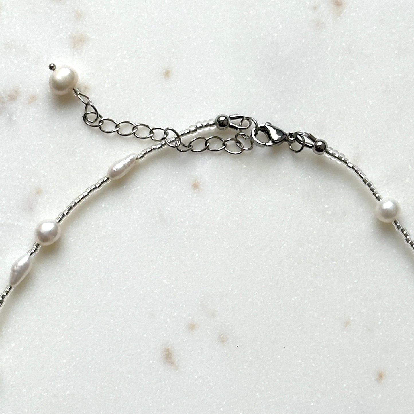 Anna | Pearls and glass beads necklace