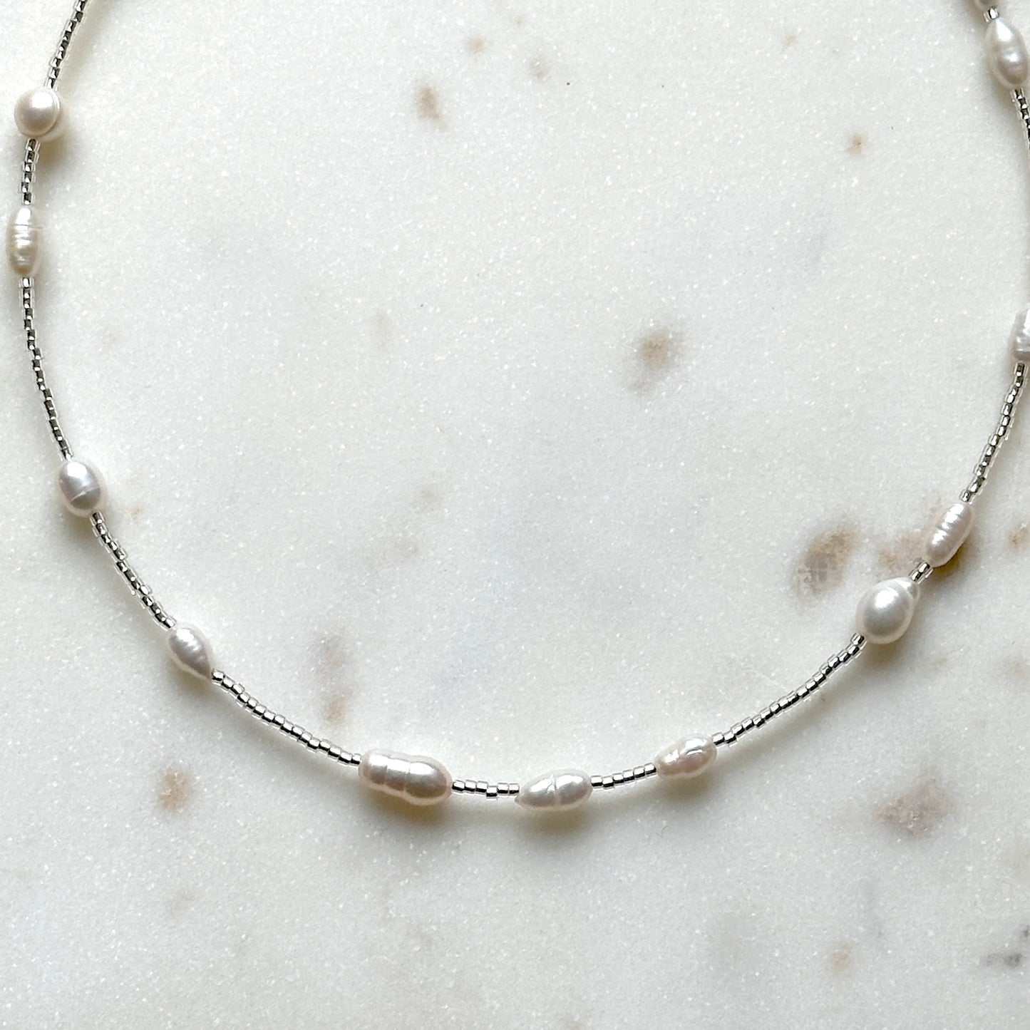 Anna | Pearls and glass beads necklace