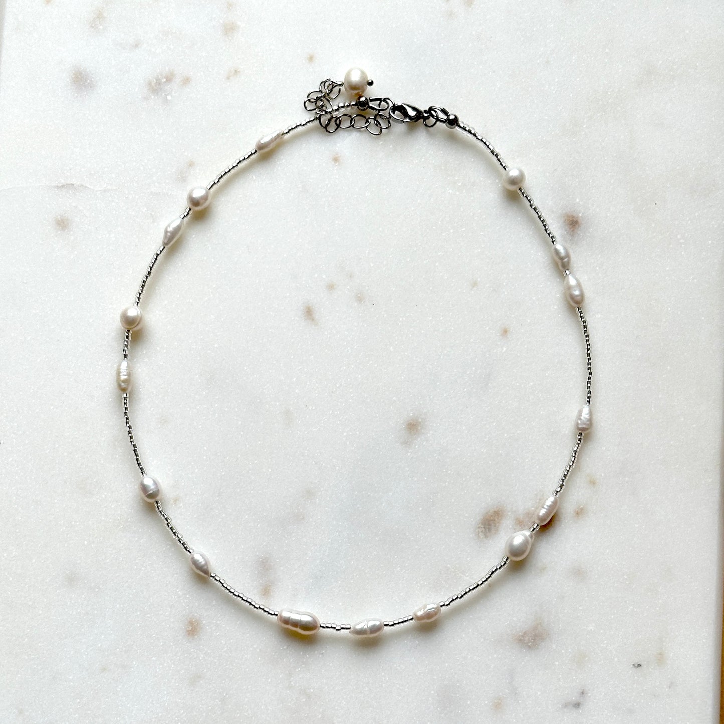 Anna | Pearls and glass beads necklace
