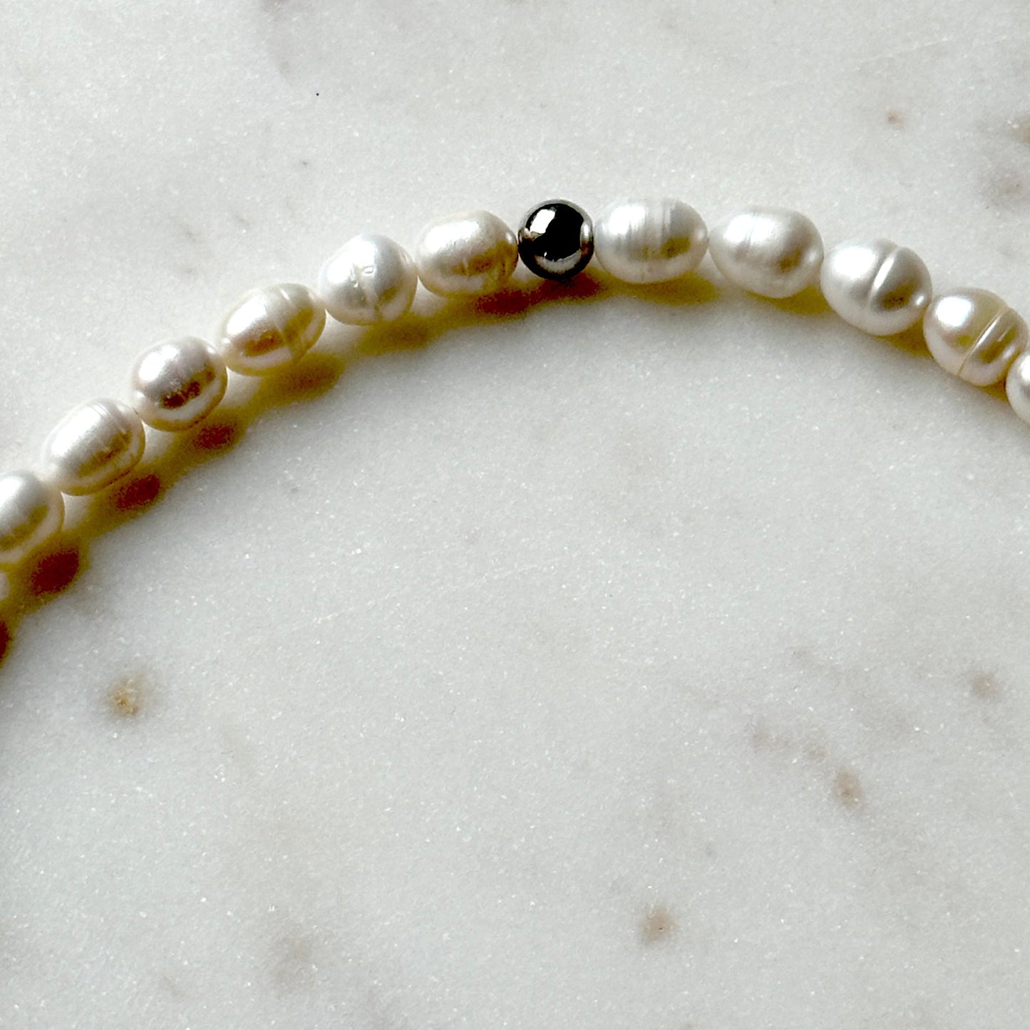Roma | Destroyed pearls necklace