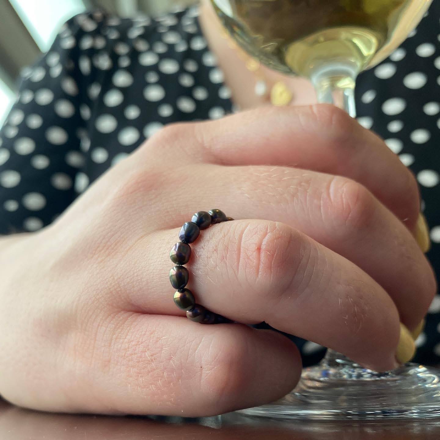 Helen｜Upcycled black pearls ring