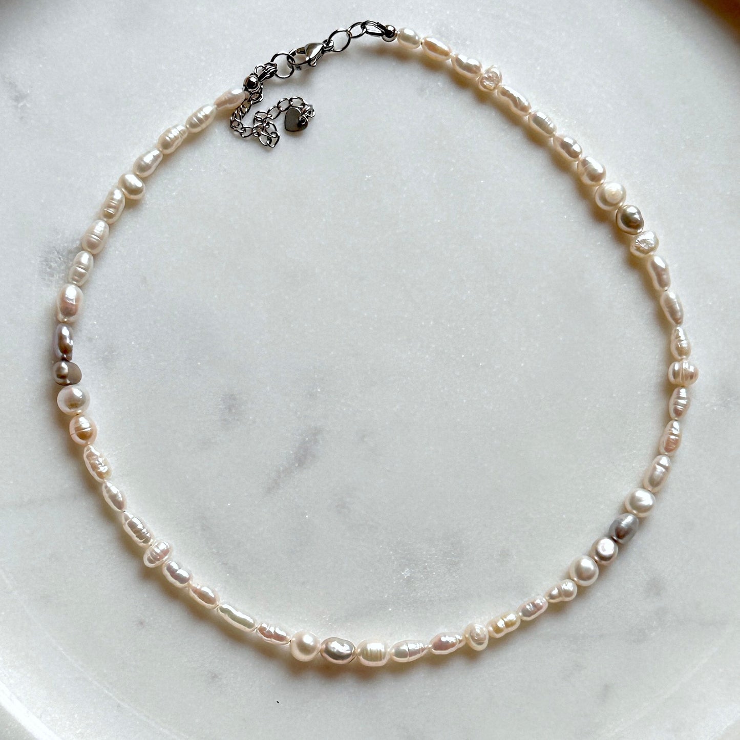 Monika｜Upcycled pearls necklace