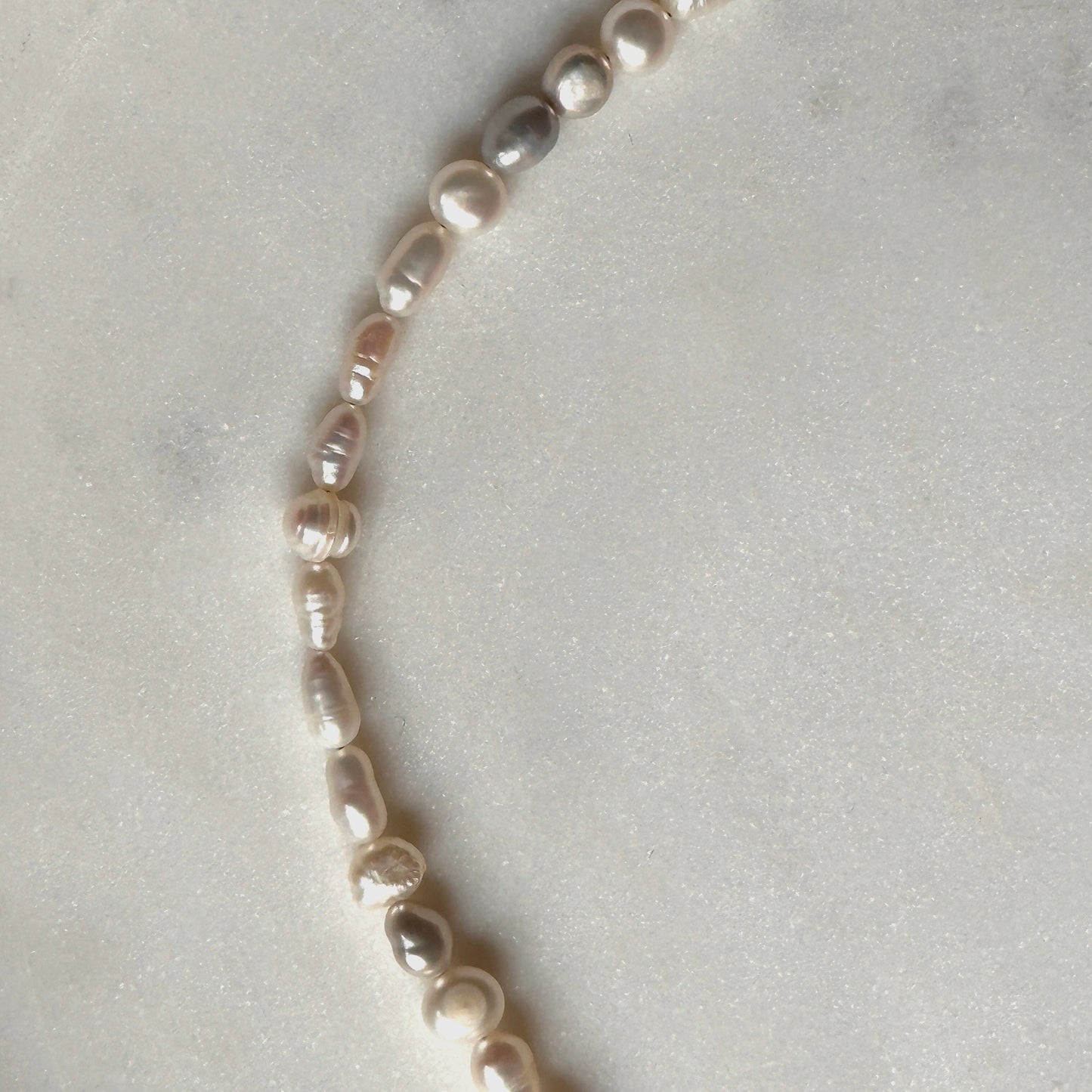 Monika｜Upcycled pearls necklace