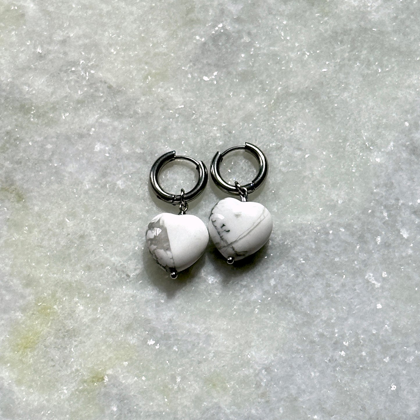 Ai (love) | 2 in 1 | Earrings with stone hearts