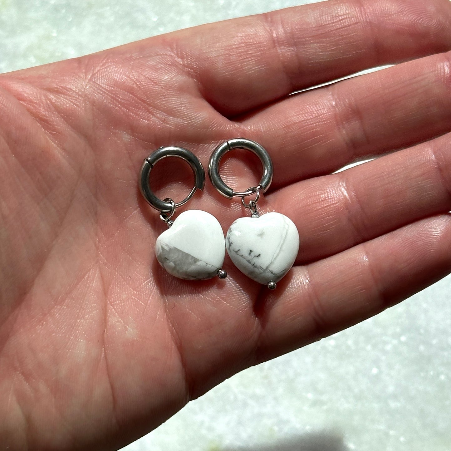 Ai (love) | 2 in 1 | Earrings with stone hearts