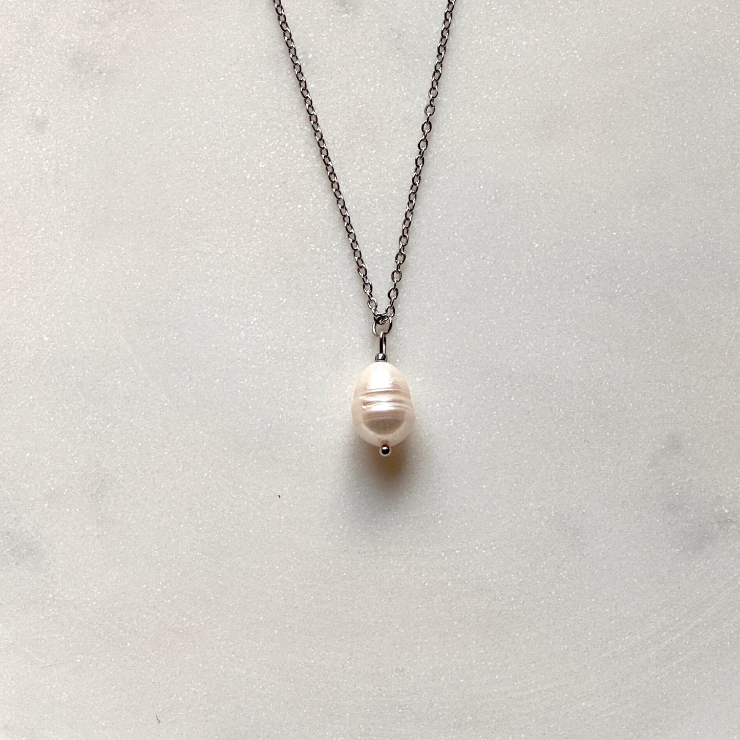 Johanna｜Minimalistic pearl necklace