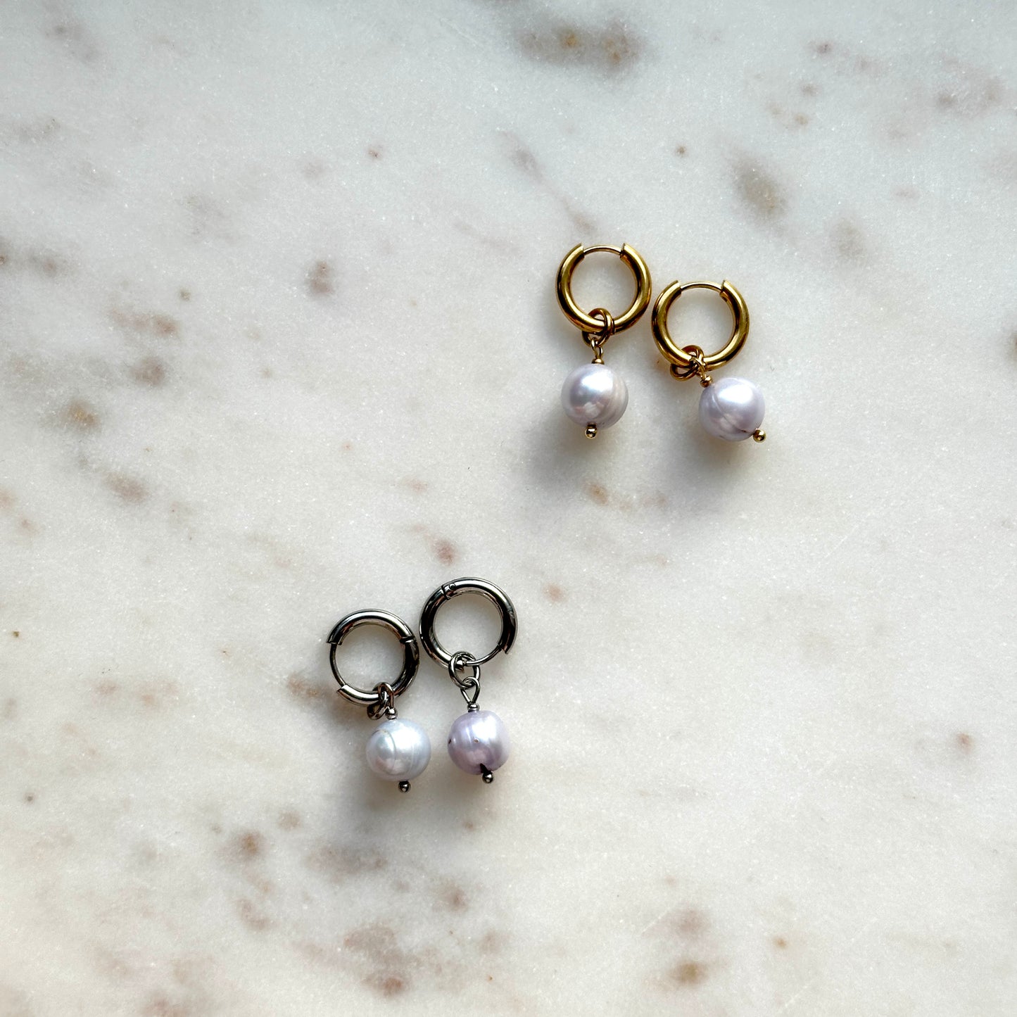 Johanna | Classic blue pearl earrings