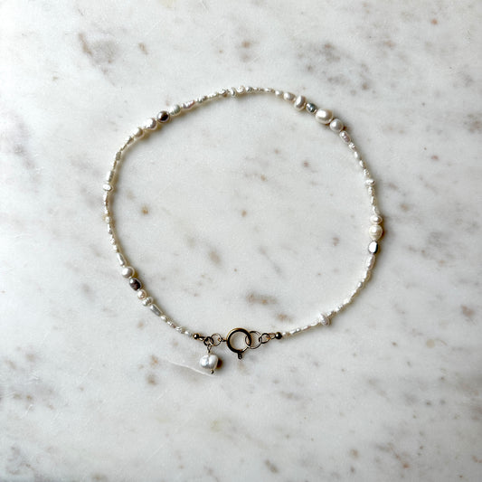 Monika｜Upcycled irregular pearls necklace