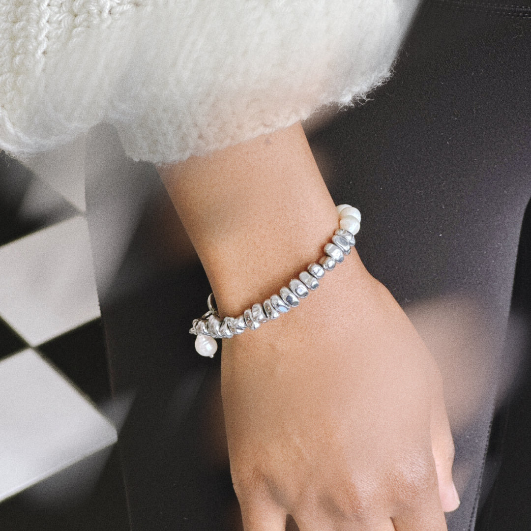 Isabell • half-pearl and half-hematite bracelet