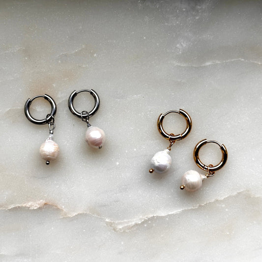 Lisa｜2 in 1｜Minimalistic baroque pearls earrings