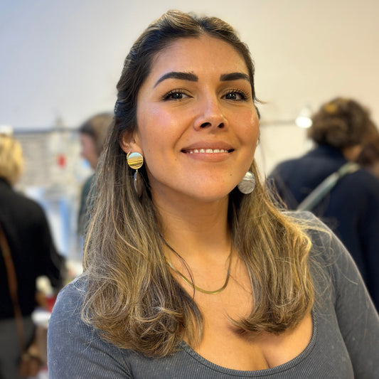 Mona | Upcycled mother-of-pearl earrings