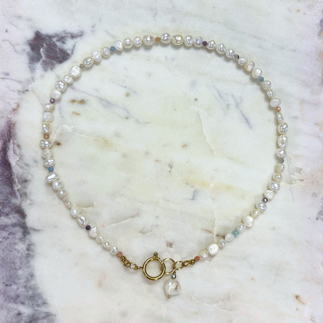Julia • upcycled pearls necklace