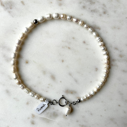 Roma | Destroyed pearls necklace